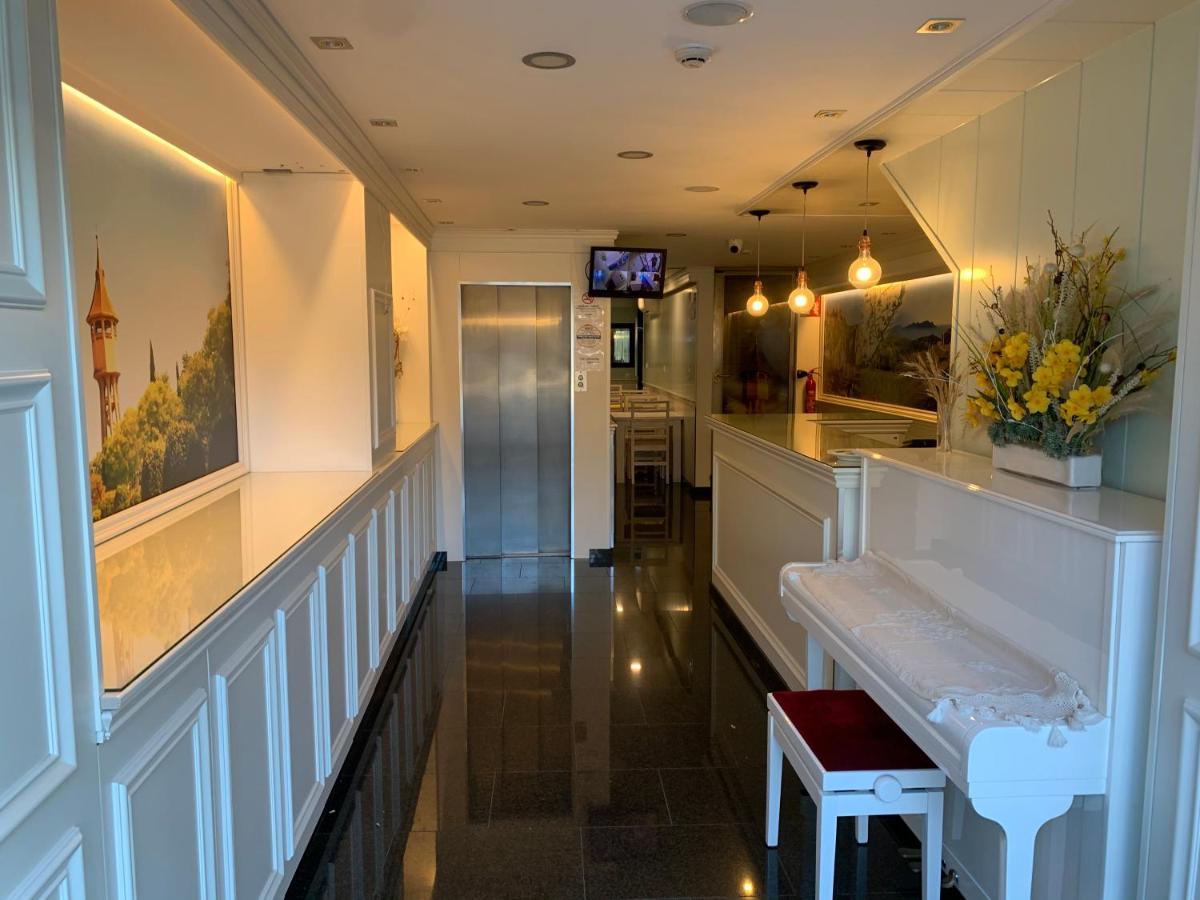 Hotel Ric Sabadell Dış mekan fotoğraf