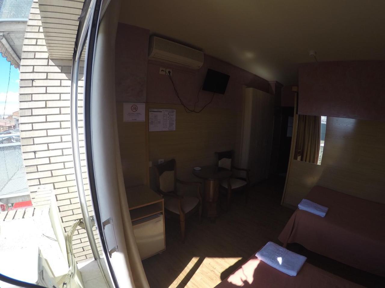 Hotel Ric Sabadell Dış mekan fotoğraf